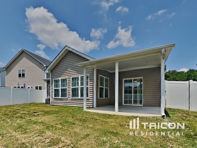 Building Photo - 115 Still Water Cir