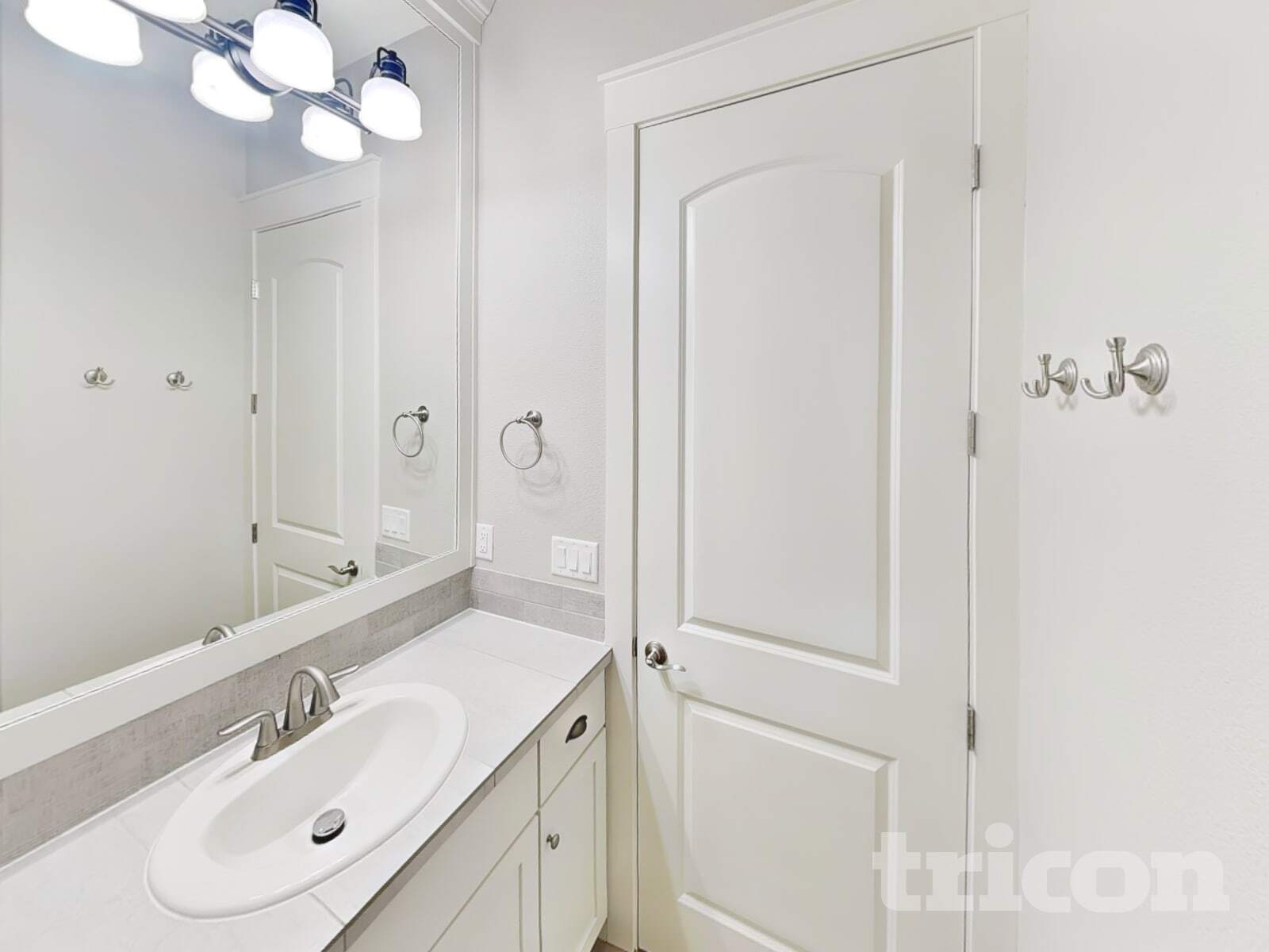 Building Photo - 2604 NE 175th St