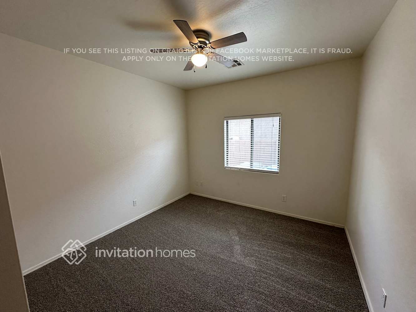 Building Photo - 2213 W Carolina Dr