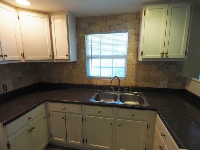 Building Photo - Charming Property in Magnolia Springs!