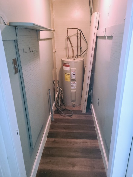 Building Photo - 12 Front St