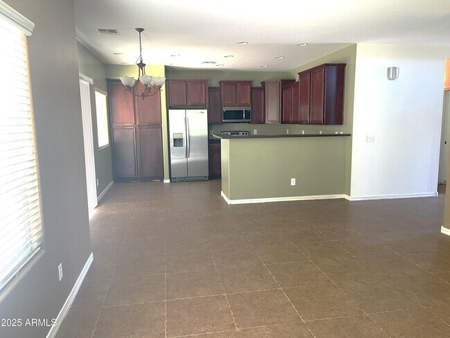 Building Photo - 5007 W Harwell Rd