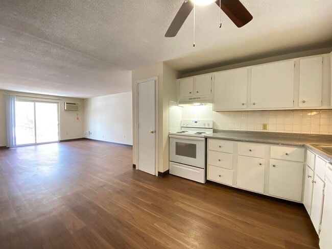 Building Photo - 99 Powers St