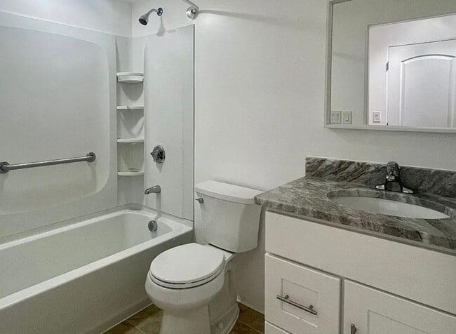 Building Photo - 13 Water St