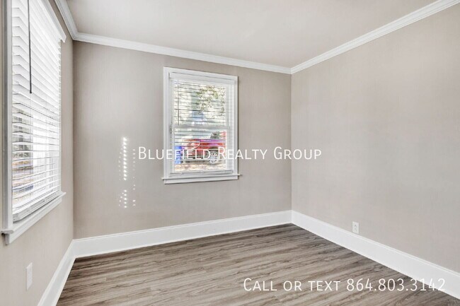 Building Photo - 25 Celand St