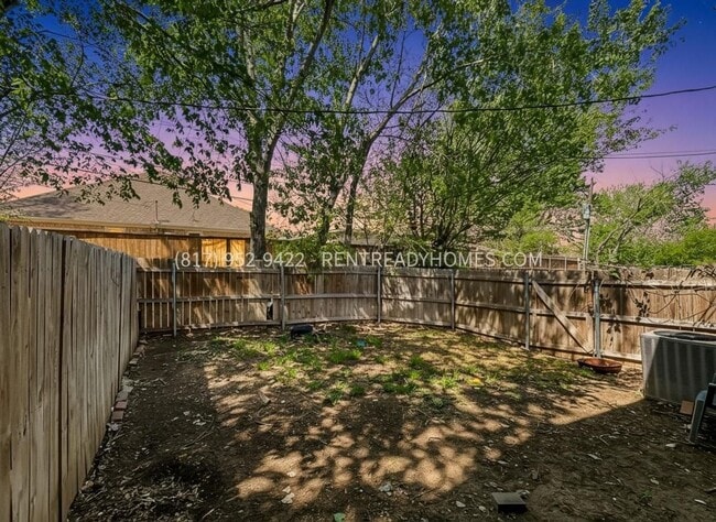 Building Photo - 3130 S Cherry Ln