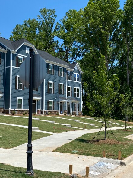 Building Photo - 4507 Valley Walk Dr