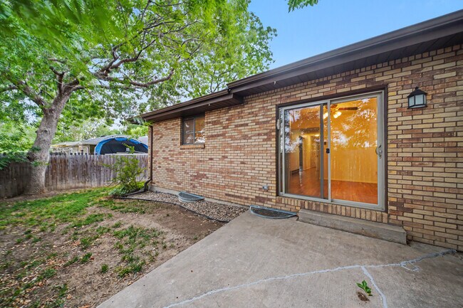 Building Photo - 811 Nyssa Dr