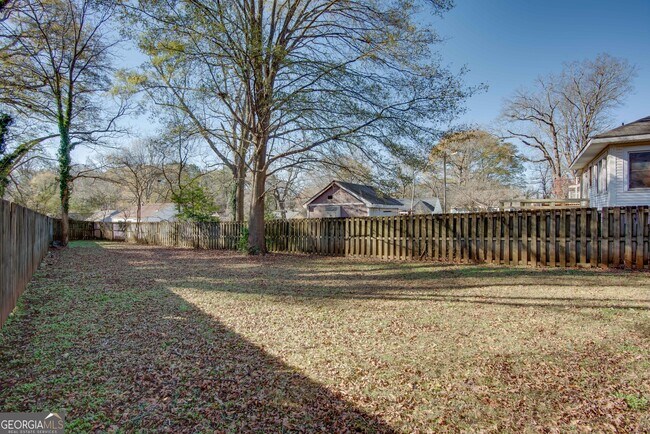 Building Photo - 1786 Center Ave