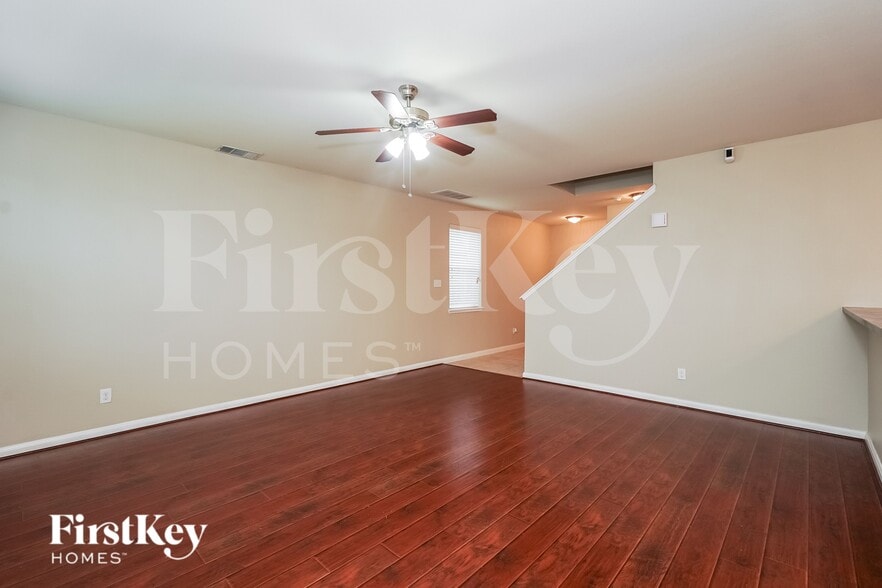 Building Photo - 4717 Cedar Springs Dr