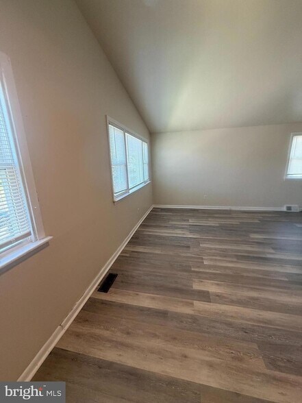 Building Photo - 1336 E Upsal St