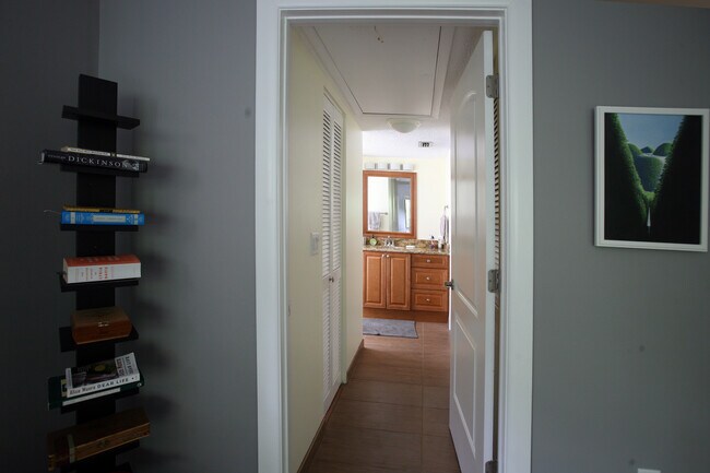 Building Photo - 1636 Brookhouse Dr