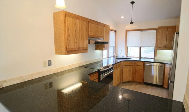 Building Photo - Spacious 3 Bed/2 Bath Home in Sunriver - M...