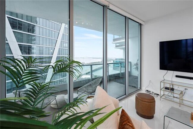 Building Photo - 900 Biscayne Blvd