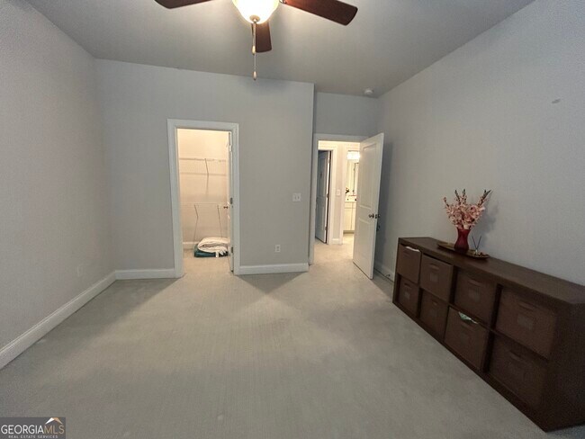 Building Photo - 413 Kinross Ln