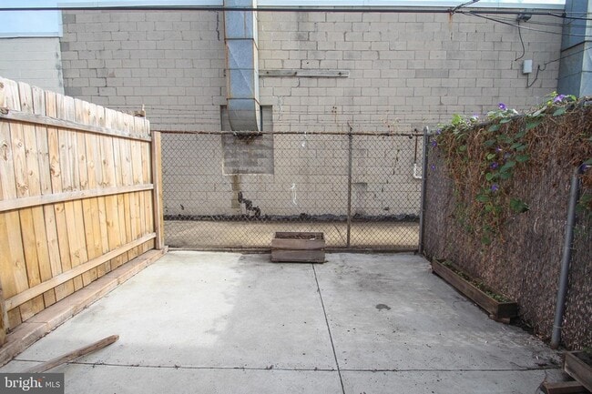 Building Photo - 1117 E Wilt St