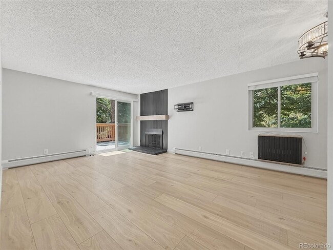 Building Photo - 2835 S Monaco St Pkwy
