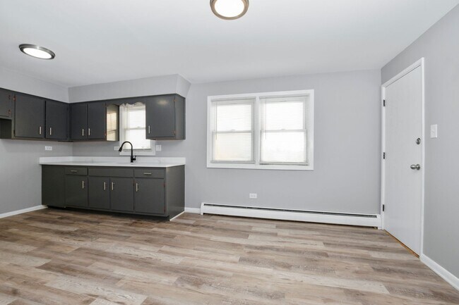 Interior Photo - 3939-41 W 63rd St. Chicago IL