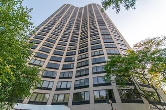 Building Photo - 5000 Town Center