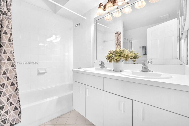 Building Photo - 16411 Sapphire Bend