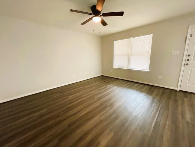 Building Photo - 8005 Talton St