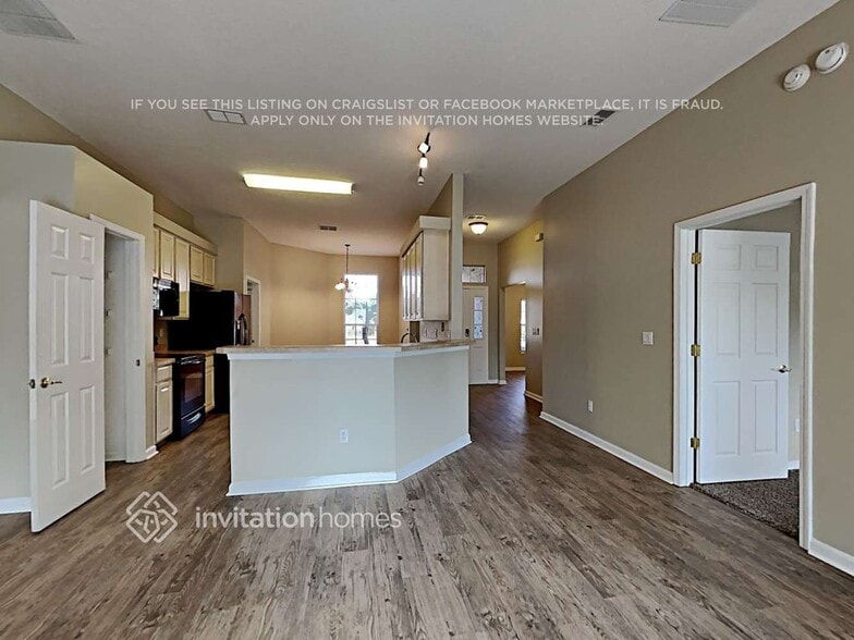 Building Photo - 15574 Spotted Saddle Cir