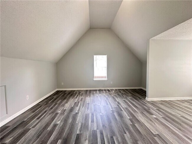 Building Photo - 1109 Erie Cir
