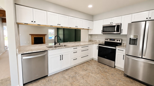 Building Photo - 3107 Glastonbury Dr