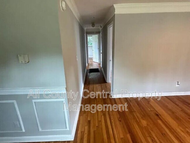 Building Photo - 1657 18th Way SW