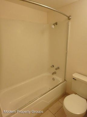 Building Photo - 211 Waugh St