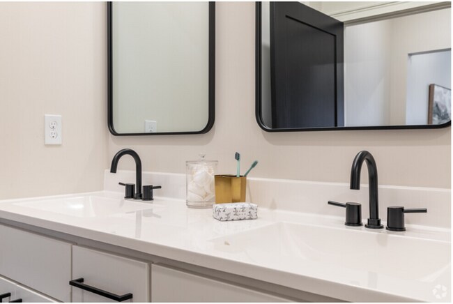 Building Photo - 21 Raymond Ave