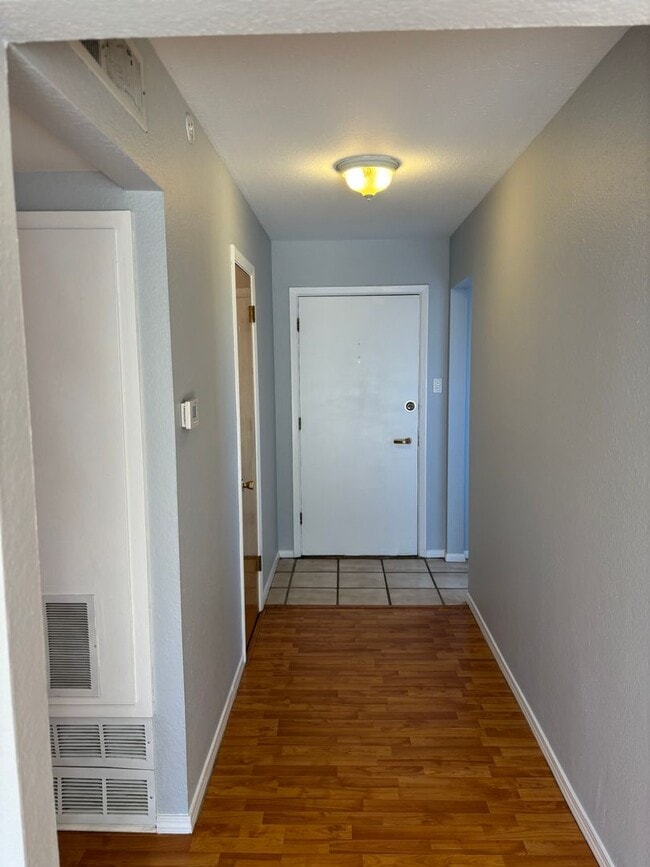 Building Photo - Foothills beauty! Must see!