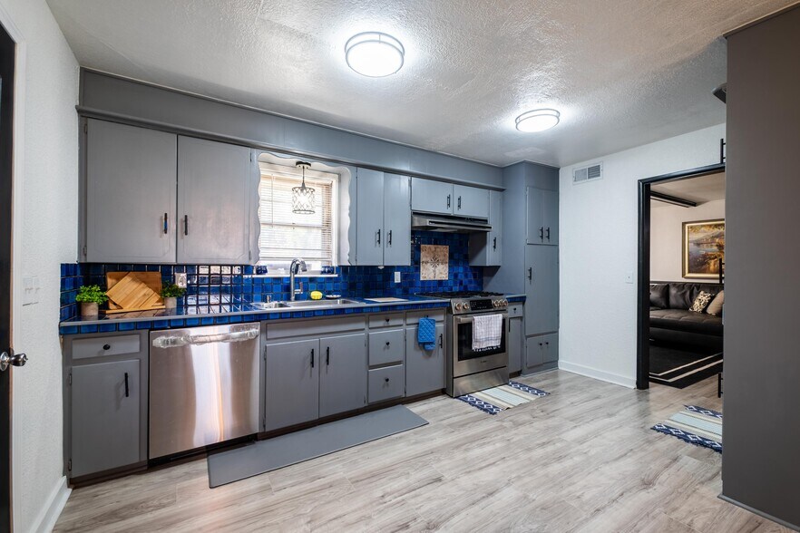 Building Photo - 7110 Brentwood Rd