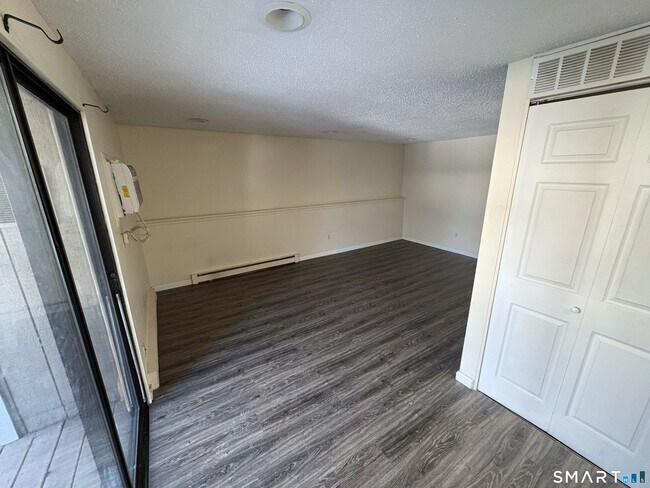 Building Photo - 20 Burgundy Hill Ln