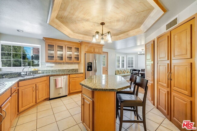 Building Photo - 3860 Cazador St