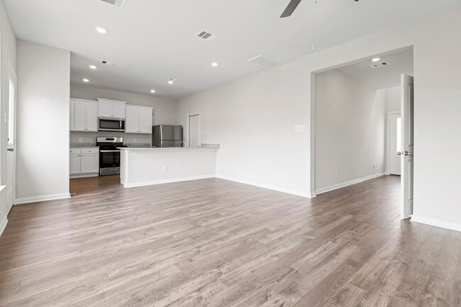 Building Photo - 5906 Peony Pl