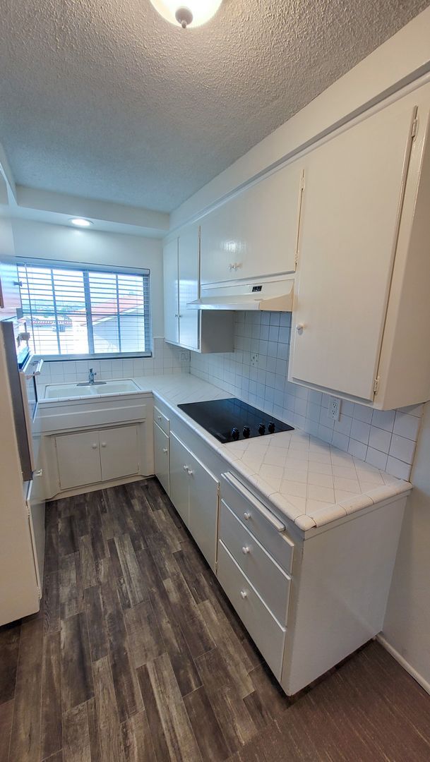 Building Photo - Upstairs Vacancy in West La Habra!