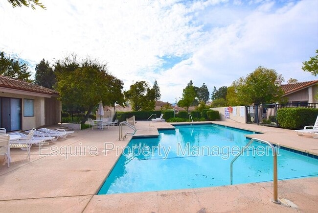 Building Photo - 2032 Birchdale Ct