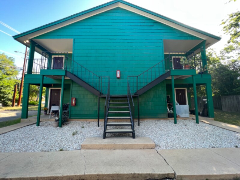 Building Photo - 1634 Post Rd