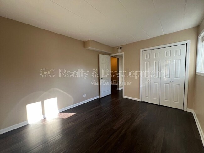 Building Photo - 346 Wilson Ave