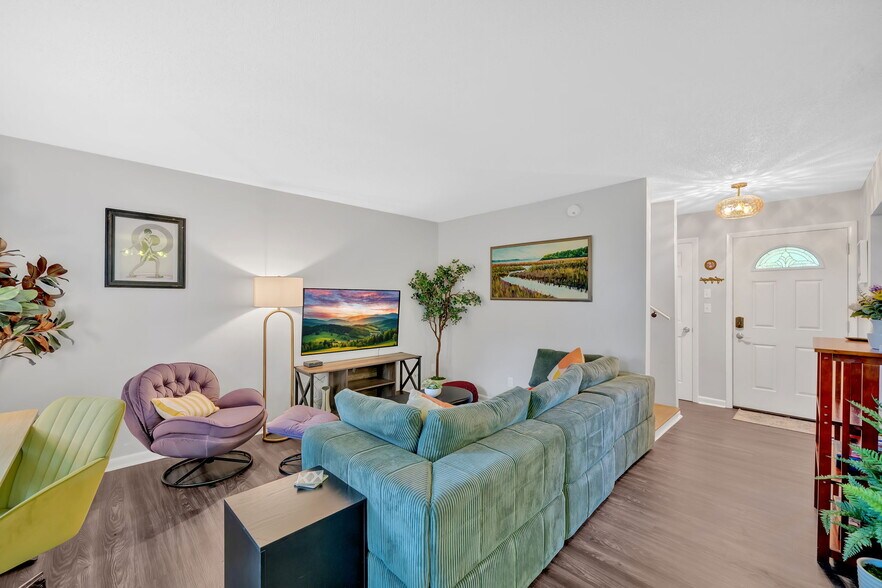 Building Photo - 7540 Chatham Cir