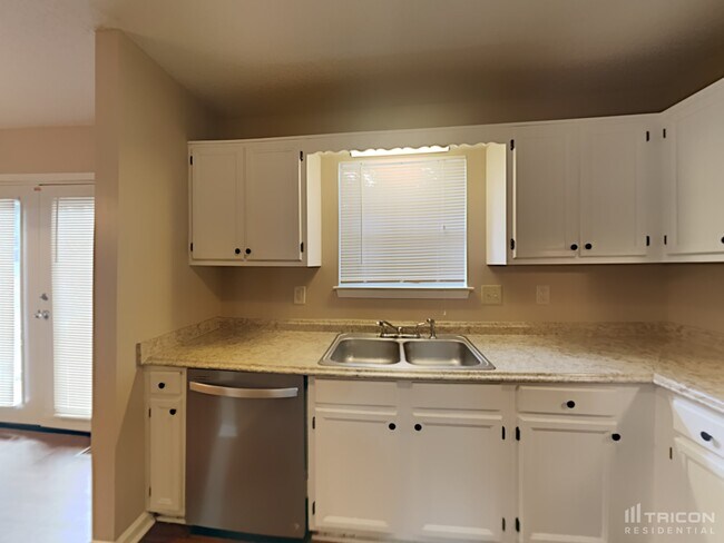 Building Photo - 1684 Watercrest Cir