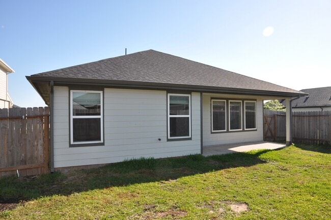 Building Photo - 31303 Yatesbury Ln