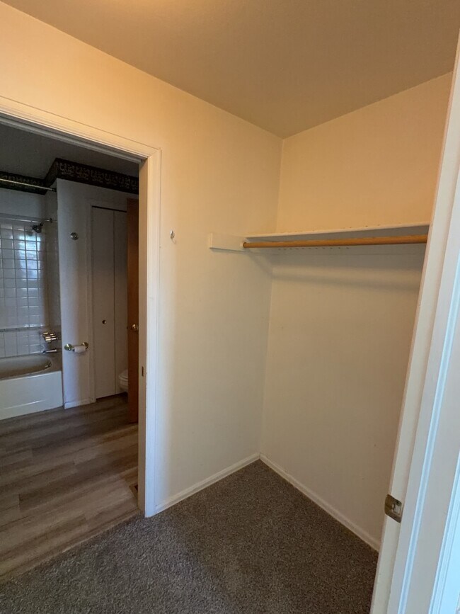 Building Photo - 954 Brant Hollow Ct