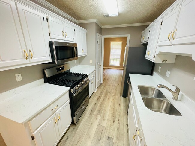 Building Photo - 3BR/2BA For Rent