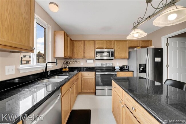 Building Photo - 7696 Henley Dr