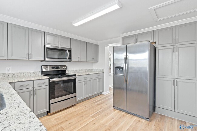 Building Photo - 1311 Wells Ave SE