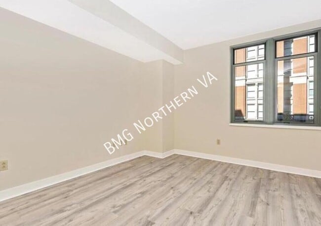 Building Photo - 1150 K St NW