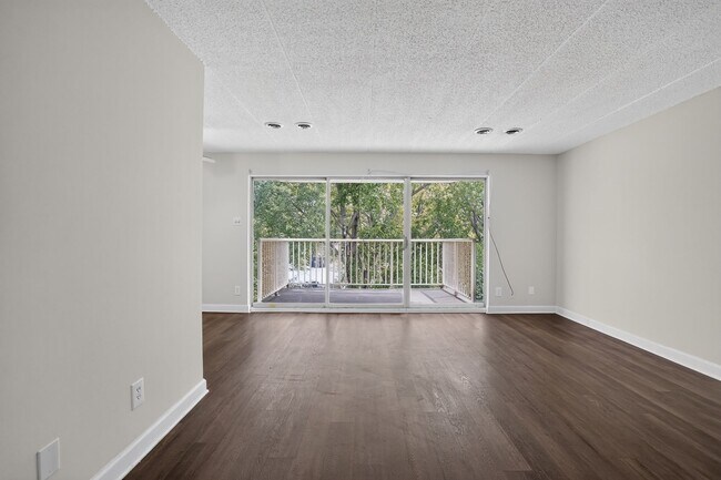 Building Photo - 5703 Indian Ct