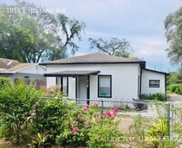 Building Photo - 1018 E Holland Ave